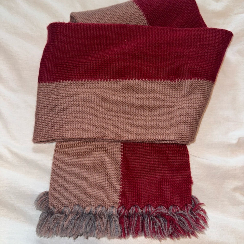 Multi color scarf.